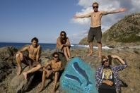 LoNG LiVE WhaLE & WAve..            source: Hilton Dawe